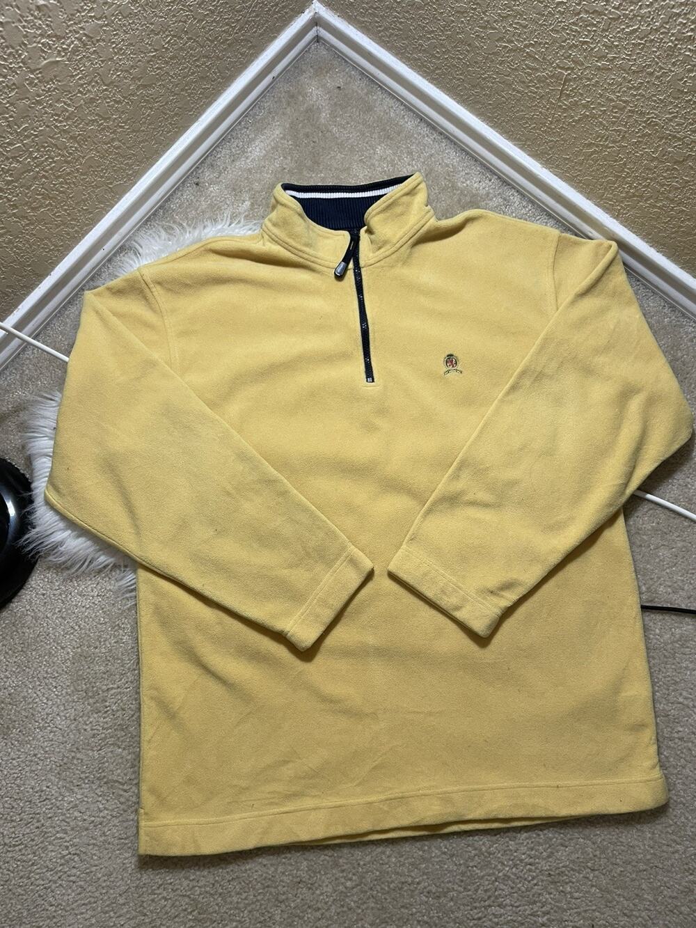 Vintage Tommy Hilfiger Men's X-Large 1/4 Zip Fleece Pullover Yellow Lion Crest